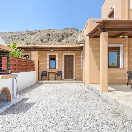 Villa Sleeps 8 Pool Air Con Wifi *