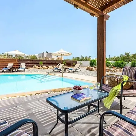 Sleeps 8 Pool Air Con Wifi