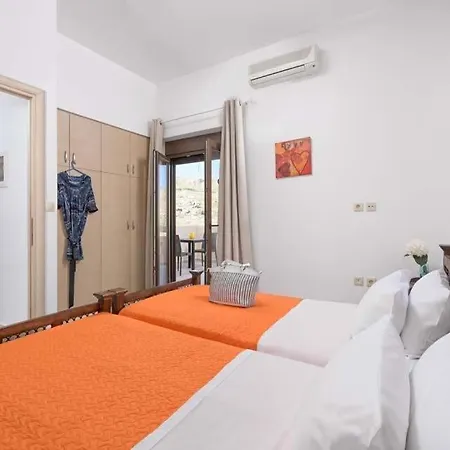 Sleeps 8 Pool Air Con Wifi